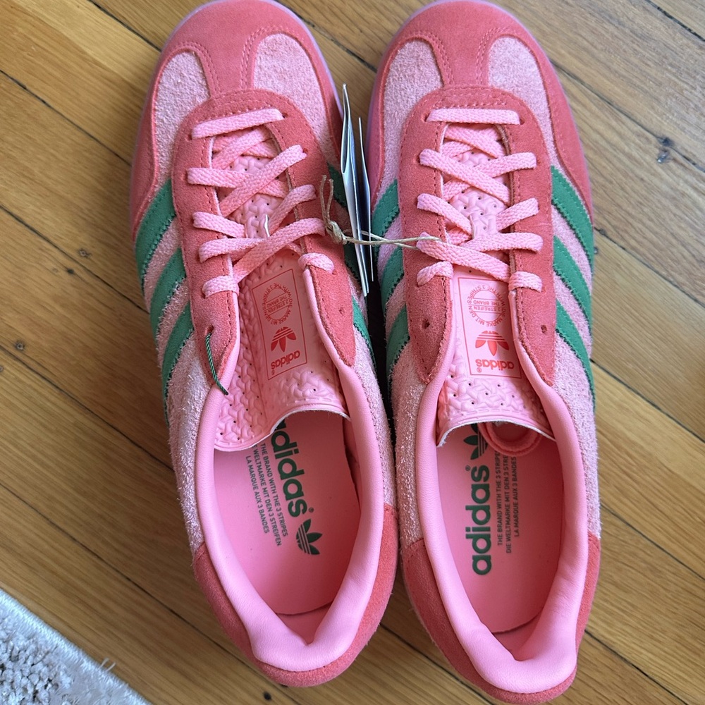 RARE NWT Pink and green adidas gazelle